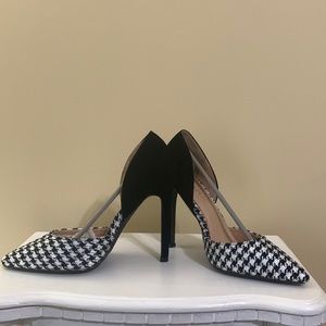 👠Houndstooth & Black Suede Pumps👠